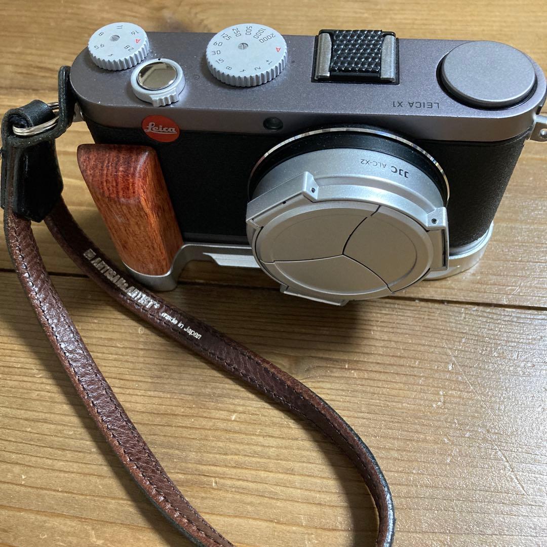nosonoso。Leica X1 ライカ　ウッドグリップ付き。
