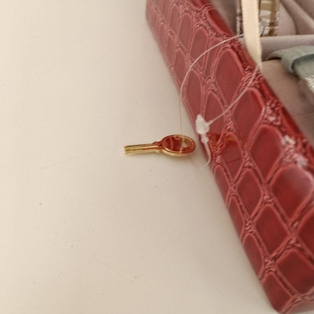 赤色クロコダイル型押の鍵付き時計ケース とレディース腕時計6本まとめ売り