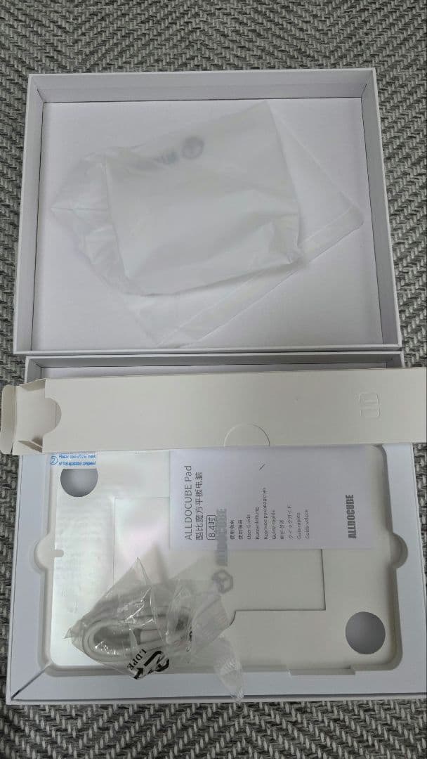 ALLDOCUBE iPlay6 0 mini Pro(おまけのケース付き)