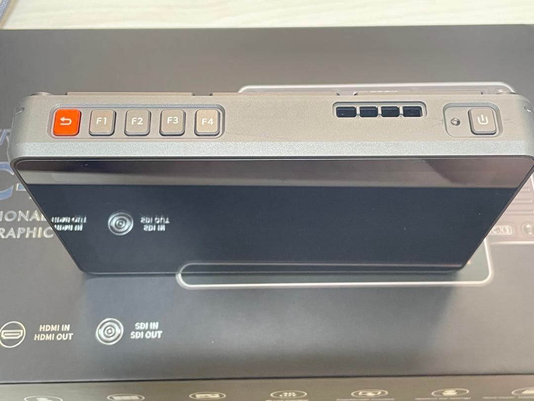 VILTROX DC-X3 6インチカメラモニター & 別売りバッテリー