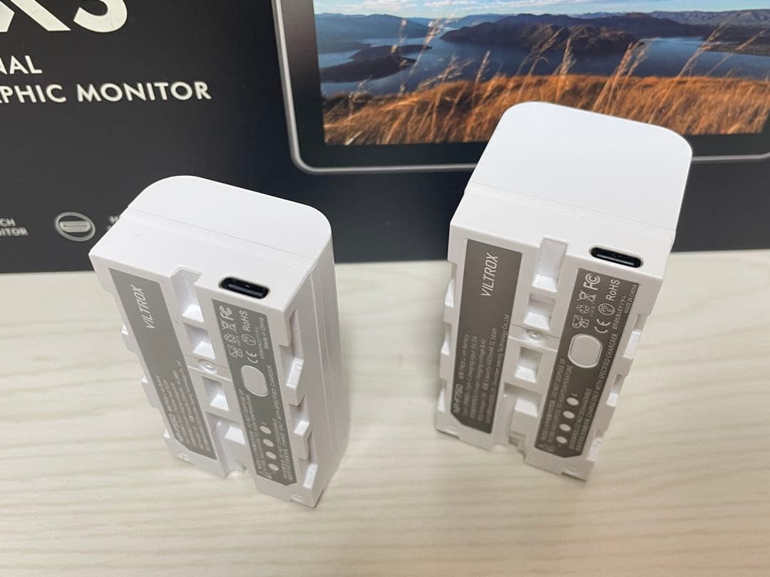 VILTROX DC-X3 6インチカメラモニター & 別売りバッテリー