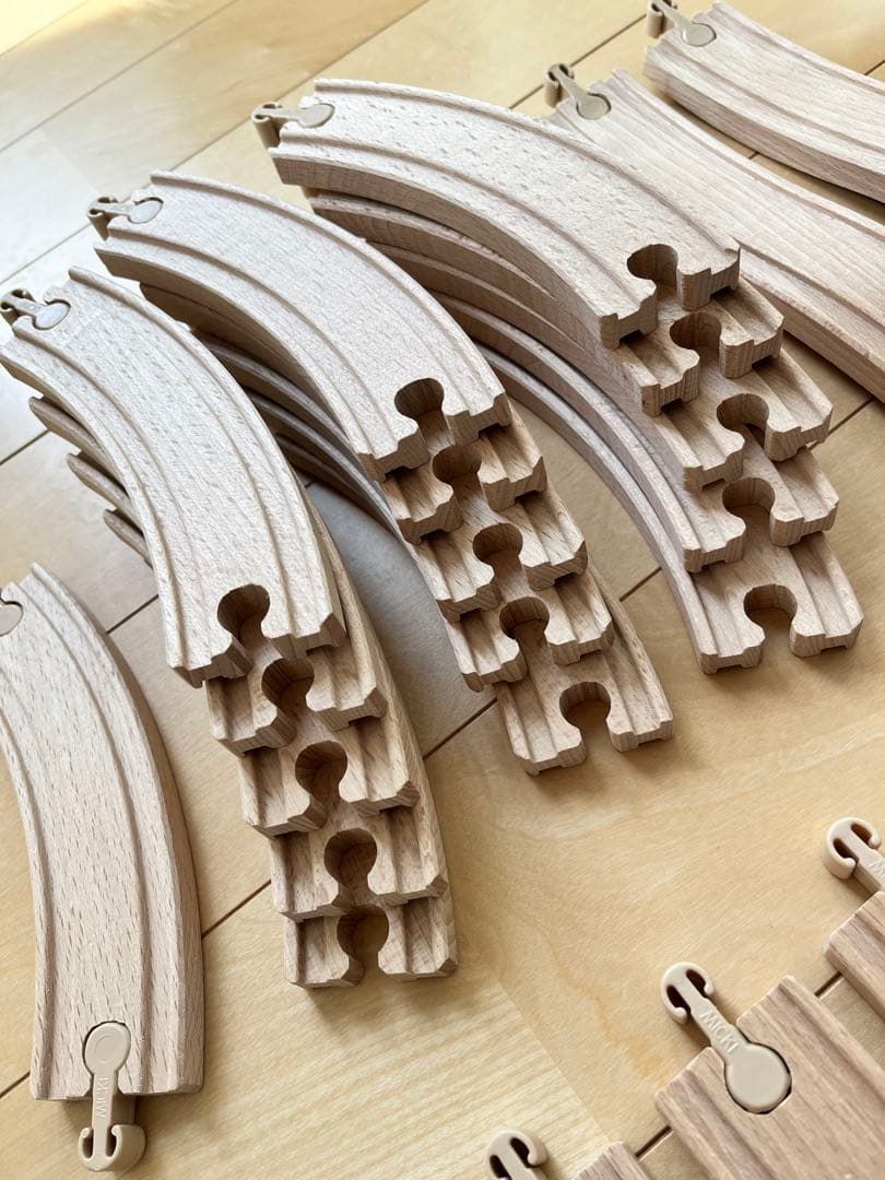 MICKIミッキィ社＆IKEA木製レール　駅舎　橋　木製玩具セット　トーマス