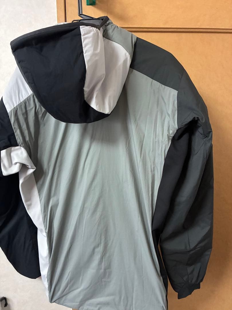 ジャケット・アウター ARC'TERYX atom hoddie beams M