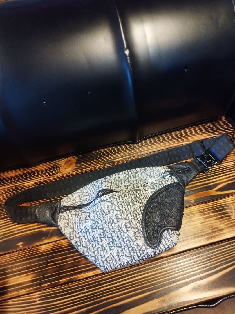 SPRAY GROUND ボディーバッグ