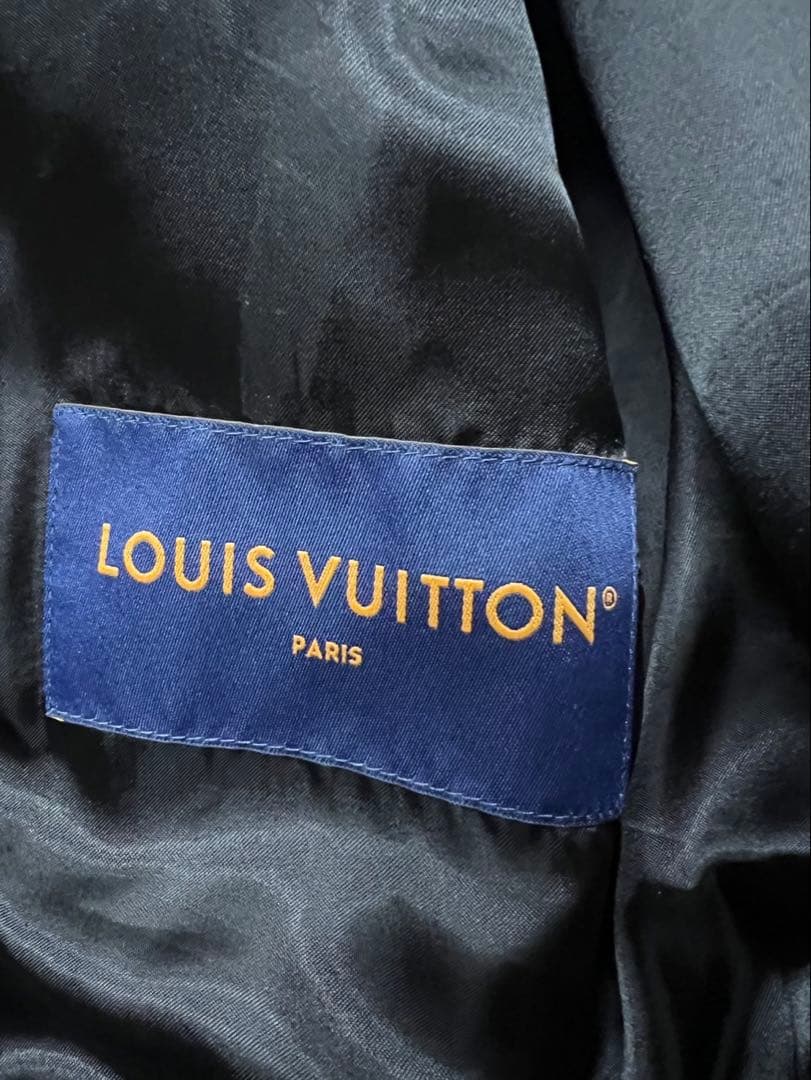 LOUIS VUITTON ハーフレザーフードブルゾン