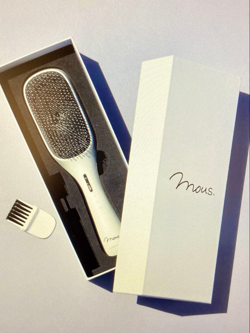 エレブラ　ELEBRU mous. 美顔器ブラシ ホワイト