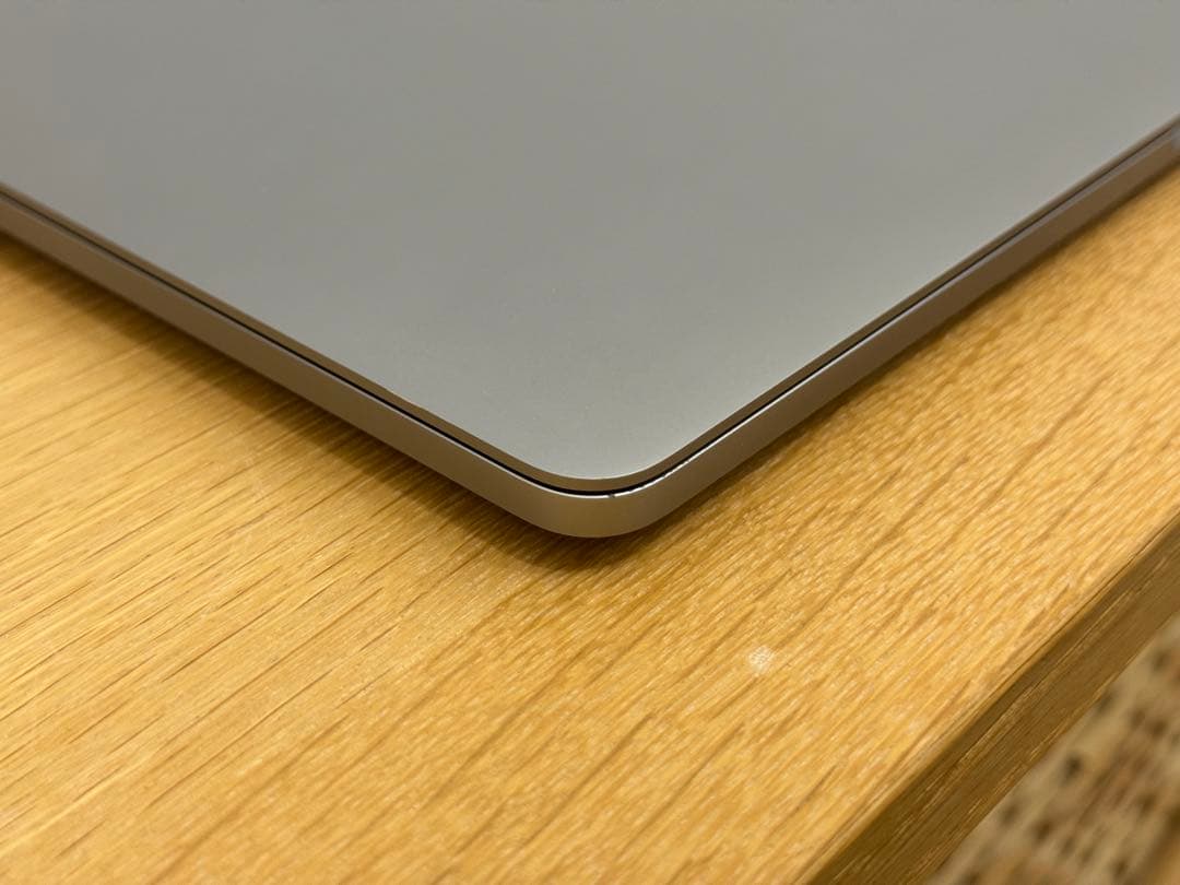 MacBook Pro 13 2019 i7/16GB/256GB グレイ