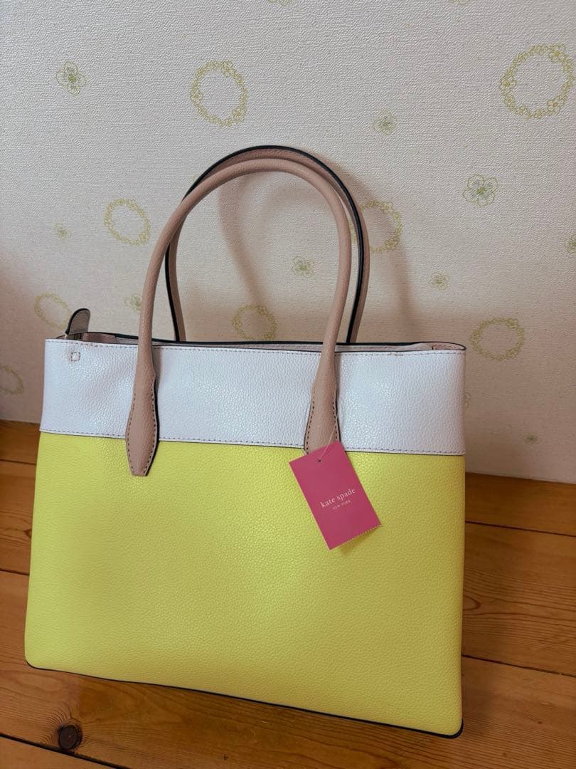 新品　タグ付き　ケイトスペード　A4 バッグ　レザー