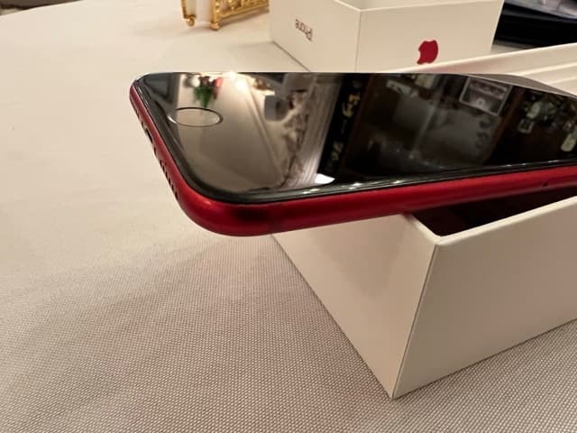 【美品】動作良好　Apple iPhone SE (第2世代) レッド 64GB