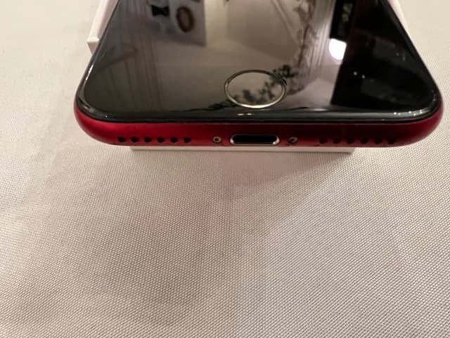 【美品】動作良好　Apple iPhone SE (第2世代) レッド 64GB