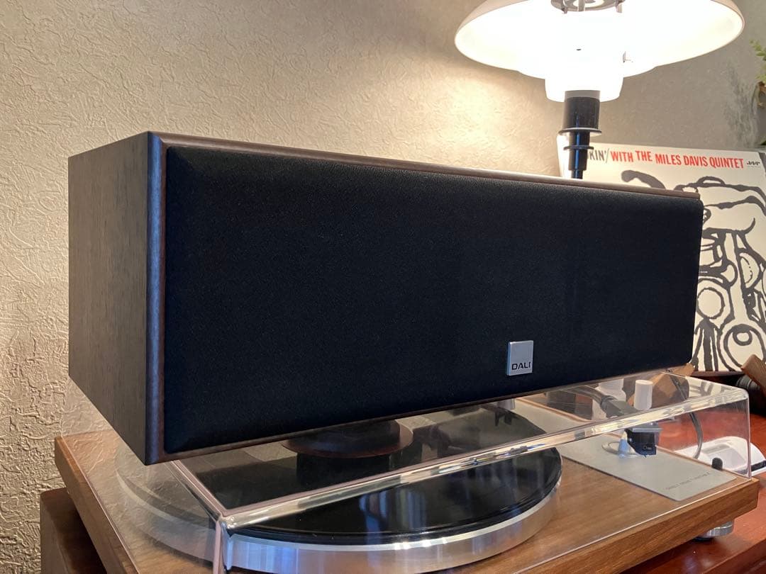 DALI SPEKTOR VOKAL センタースピーカー 別売り台座付き