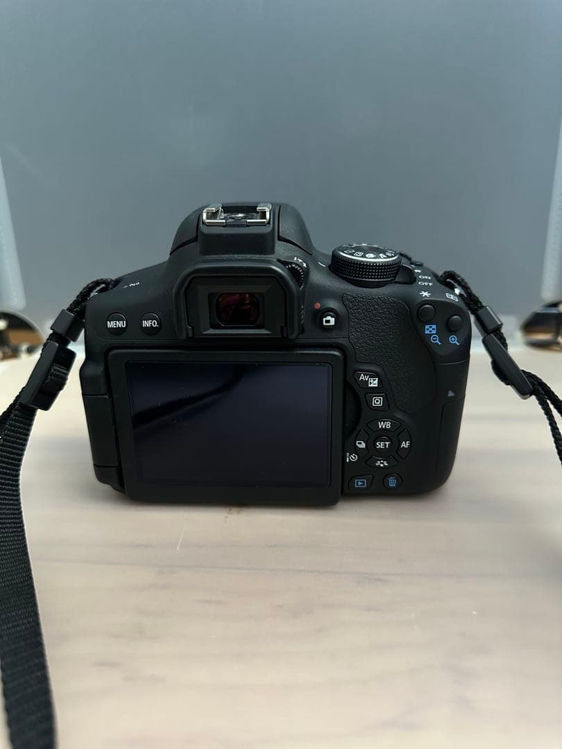 Canon EOS KissX8iダブルズームキット＋TAMRONマクロレンズ付