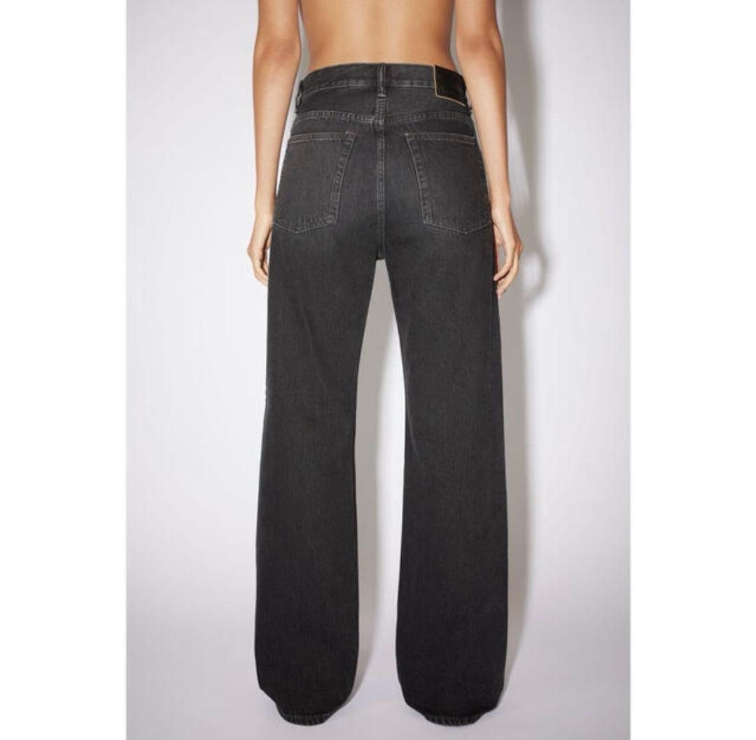 Acne Studios ルーズブーツカットジーンズ