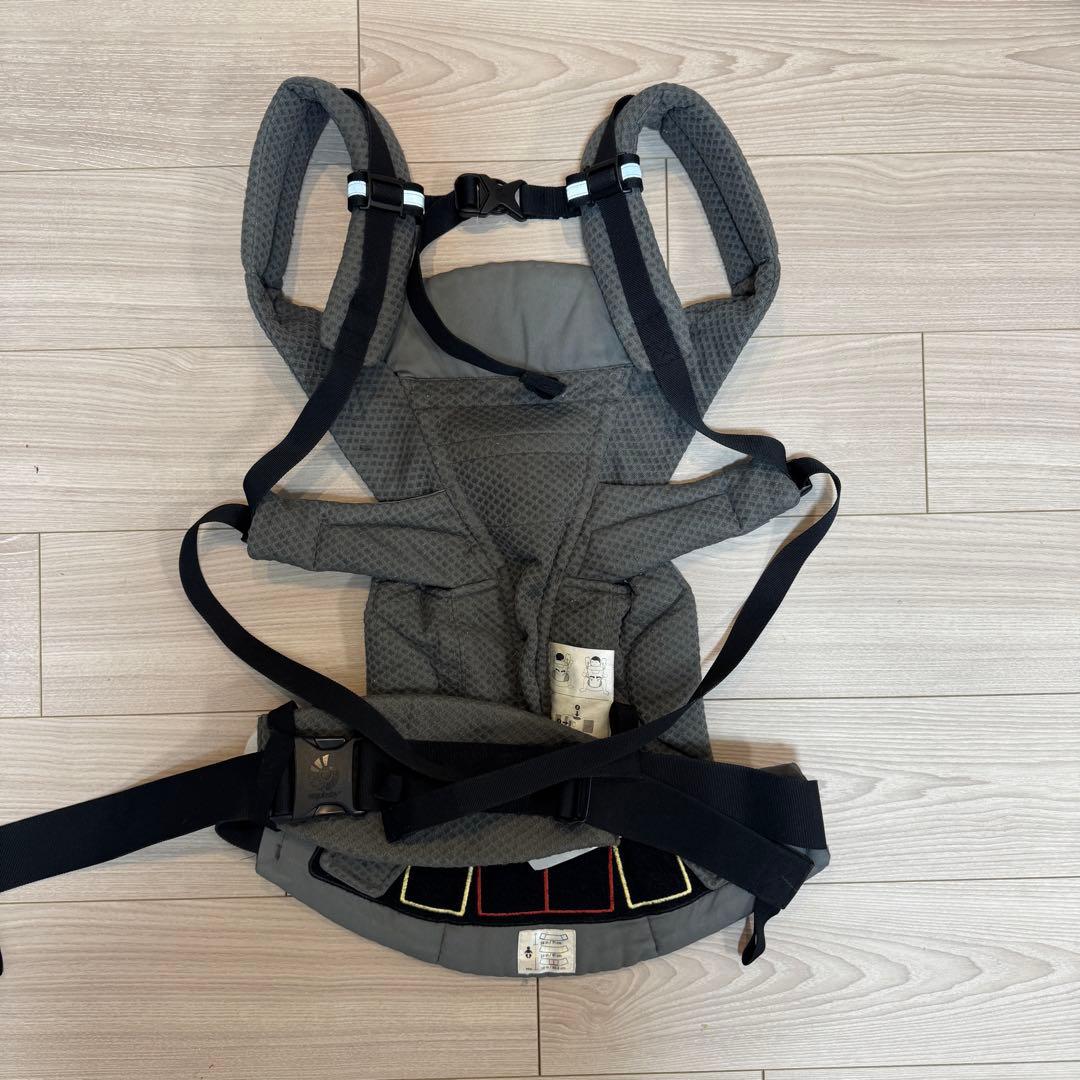 【あゆみ】ergobaby 抱っこ紐 オムニブリーズ グレー