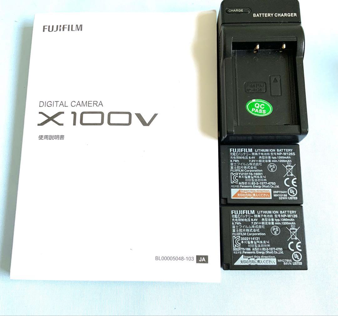 HALL（予約済み）FUJIFILM X100V コンパクトデジタルカメラ