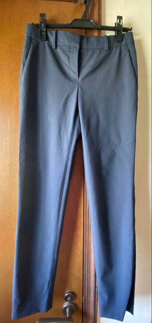 【試着のみ、ほぼ新品】theory ネイビー ノーカラー パンツスーツ サイズ0