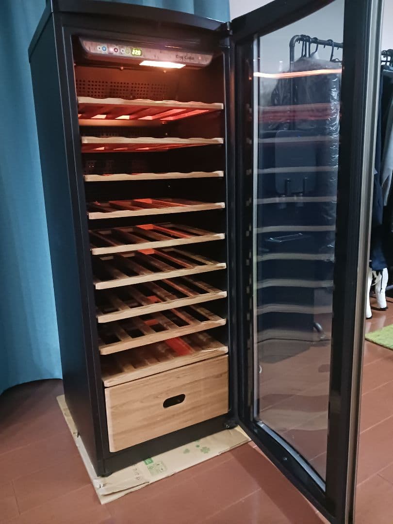 ハイアール　Haier ワインセラー 9段＋収納 黒 2013年製　稼働品