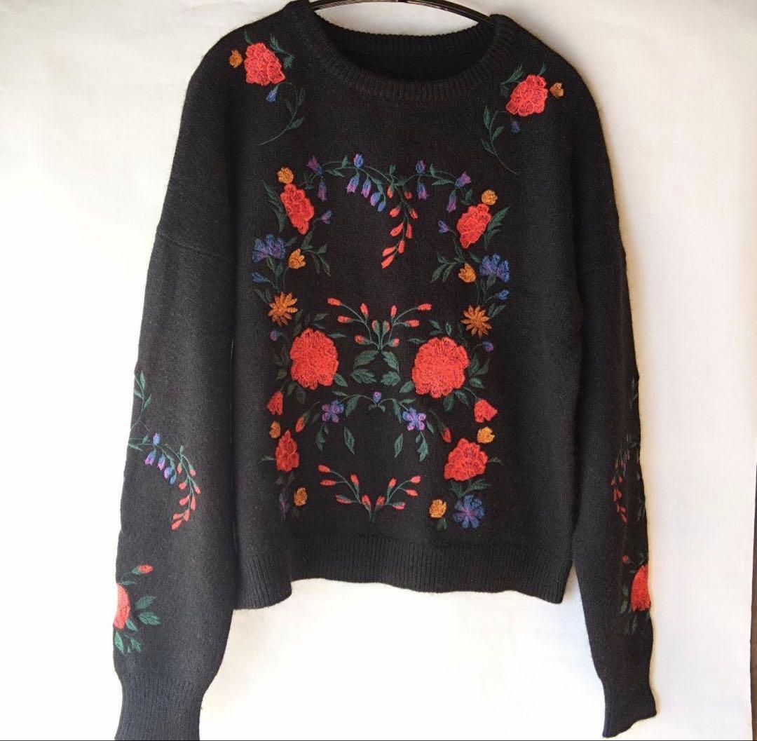 美品　グレースコンチネンタル マルチ刺繍ニットトップ　ブラック　花柄
