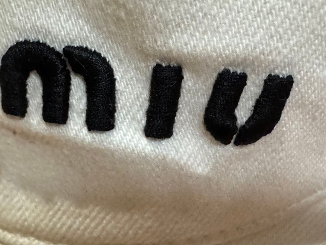 miumiu ベースボールキャップ　ホワイト