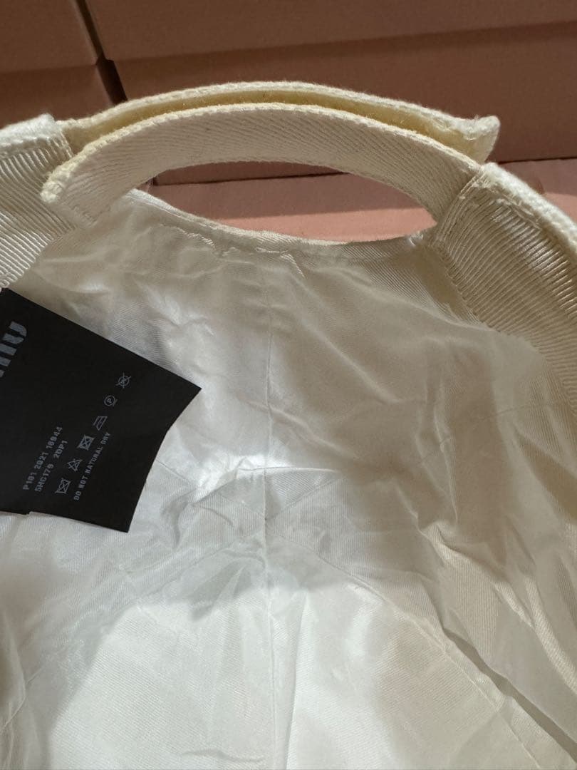 miumiu ベースボールキャップ　ホワイト