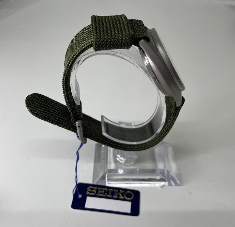 ◆SEIKO セイコーミリタリー　グリーン 腕時計　09013