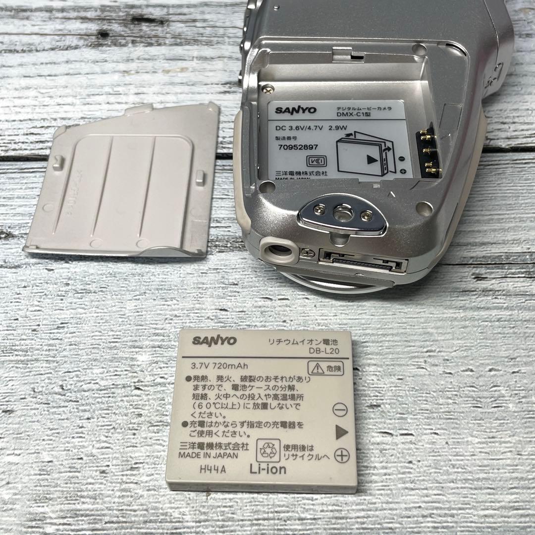 【美品】SANYO「Xacti」デジタルムービーカメラ DMX-C1