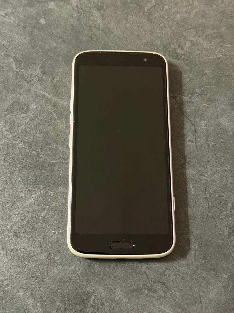 美品！！らくらくスマートフォン　F-03E