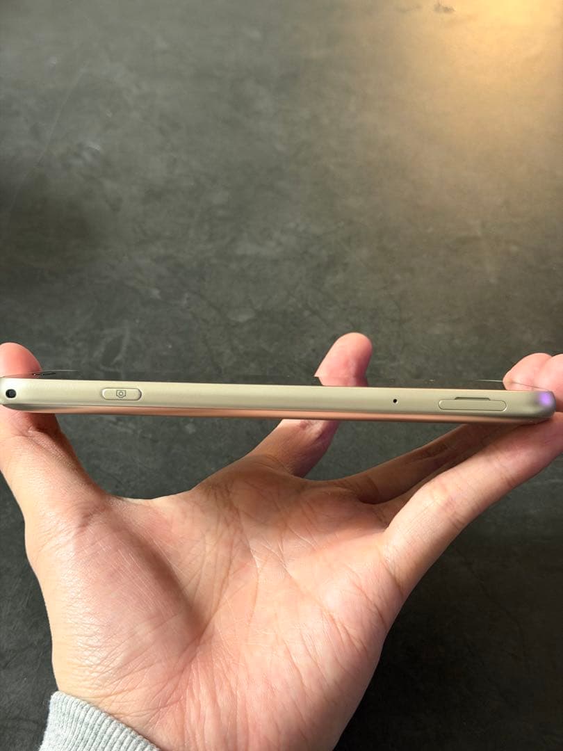 美品！！らくらくスマートフォン　F-03E