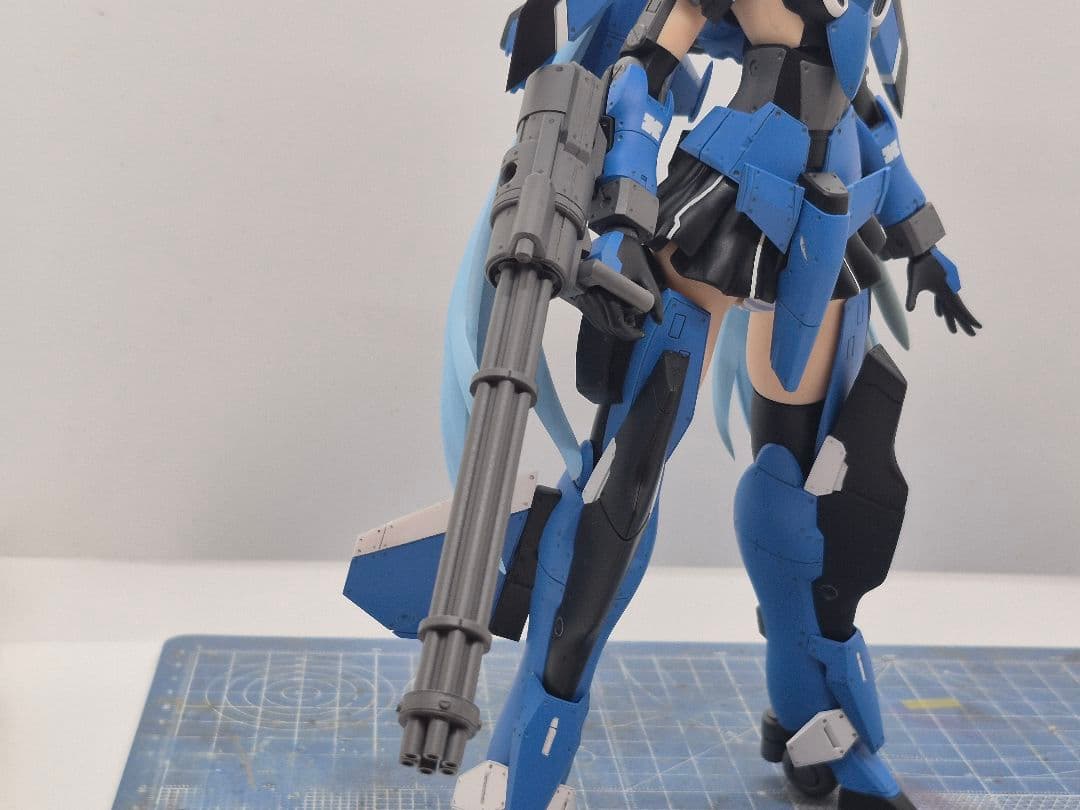 フレームアームズガール　スティレット　グランデスケール　塗装済み