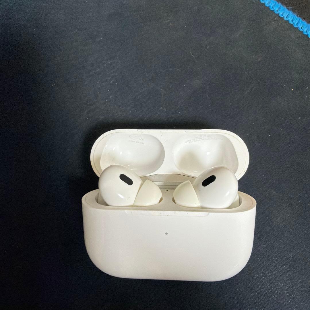 (メーカー保証有り)AirPods Pro 第二世代充電ケースとイヤフォンセット