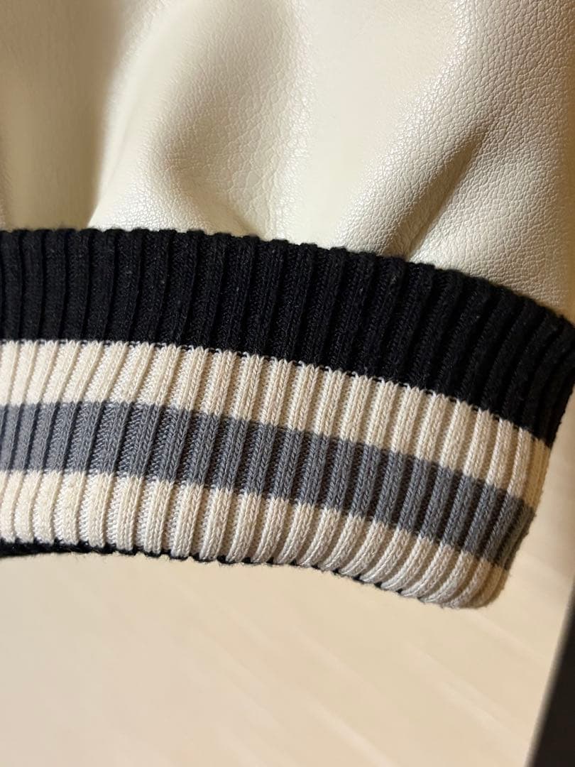 X-LARGE スタジャン 黒×アイボリー Lサイズ