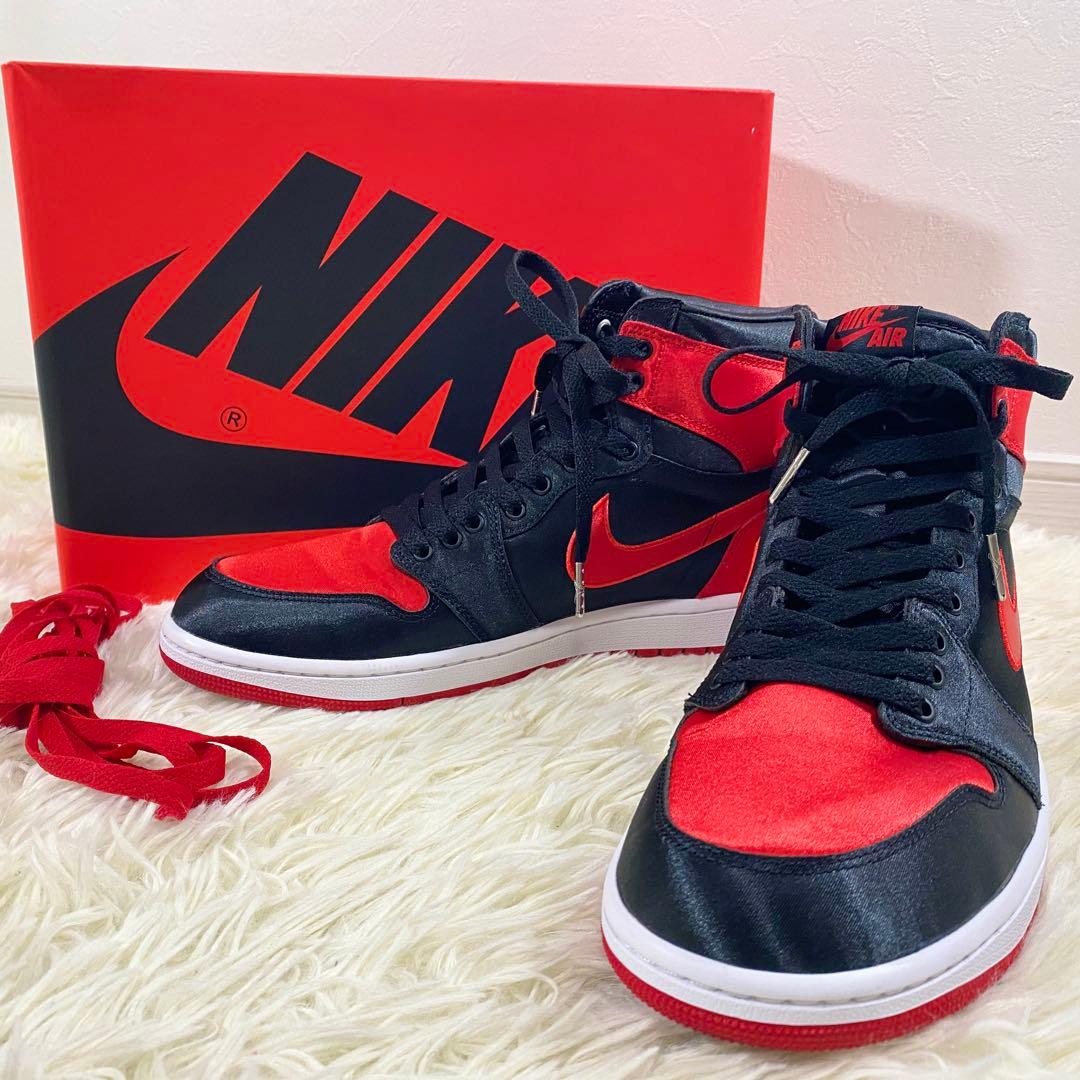極美品　ナイキ　スニーカー　エアジョーダン1　レトロ　ハイ　サテン　28.5㎝