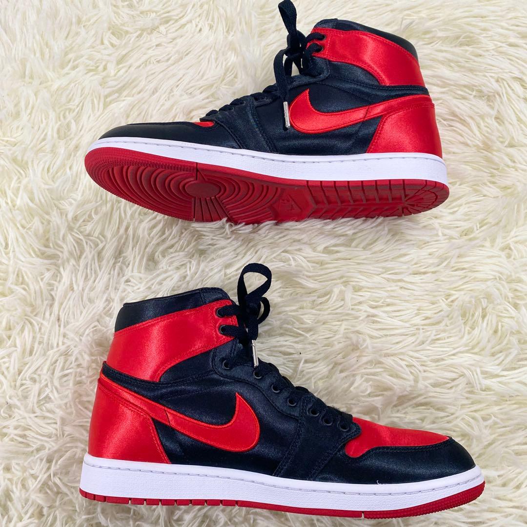 極美品　ナイキ　スニーカー　エアジョーダン1　レトロ　ハイ　サテン　28.5㎝