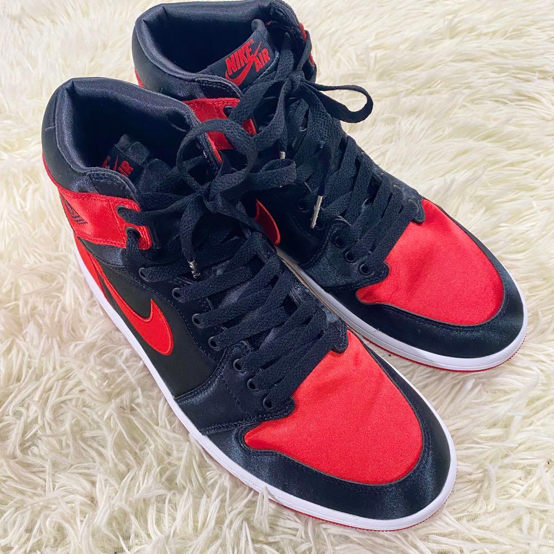 極美品　ナイキ　スニーカー　エアジョーダン1　レトロ　ハイ　サテン　28.5㎝