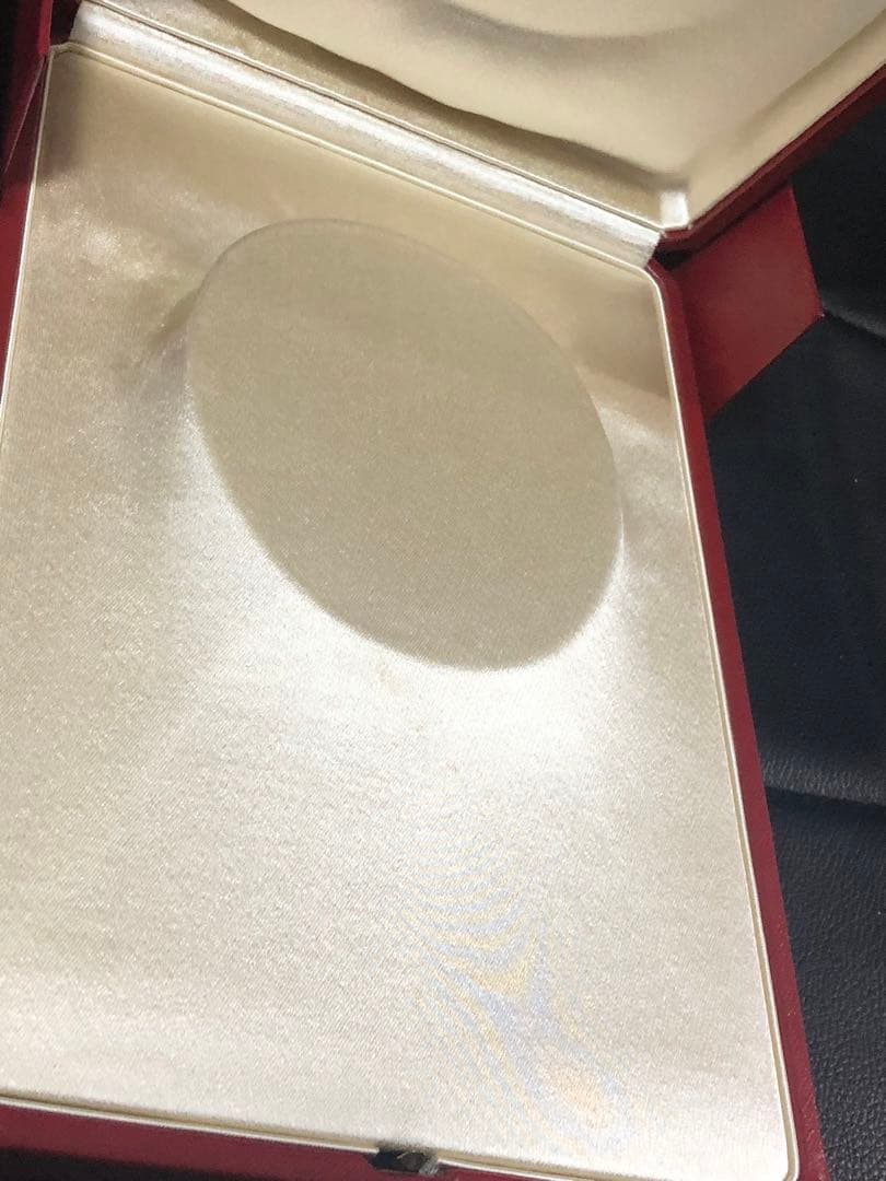 カルティエ　マイヨンパンテール等に　大型ネックレスケース