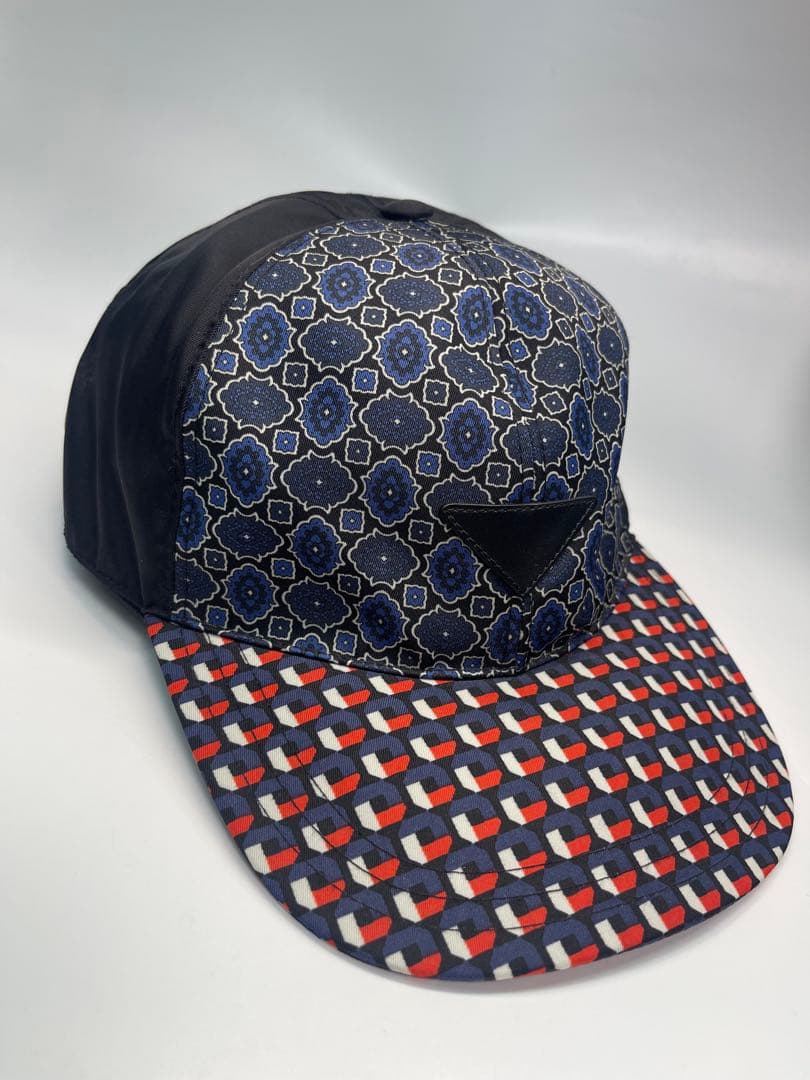 PRADA (プラダ)キャップ