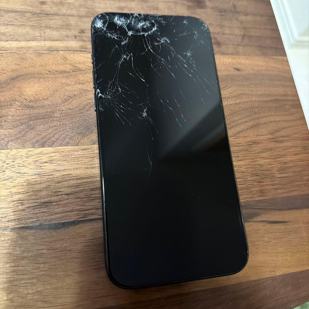 Apple iPhone 15Pro max 本体 画面割れ