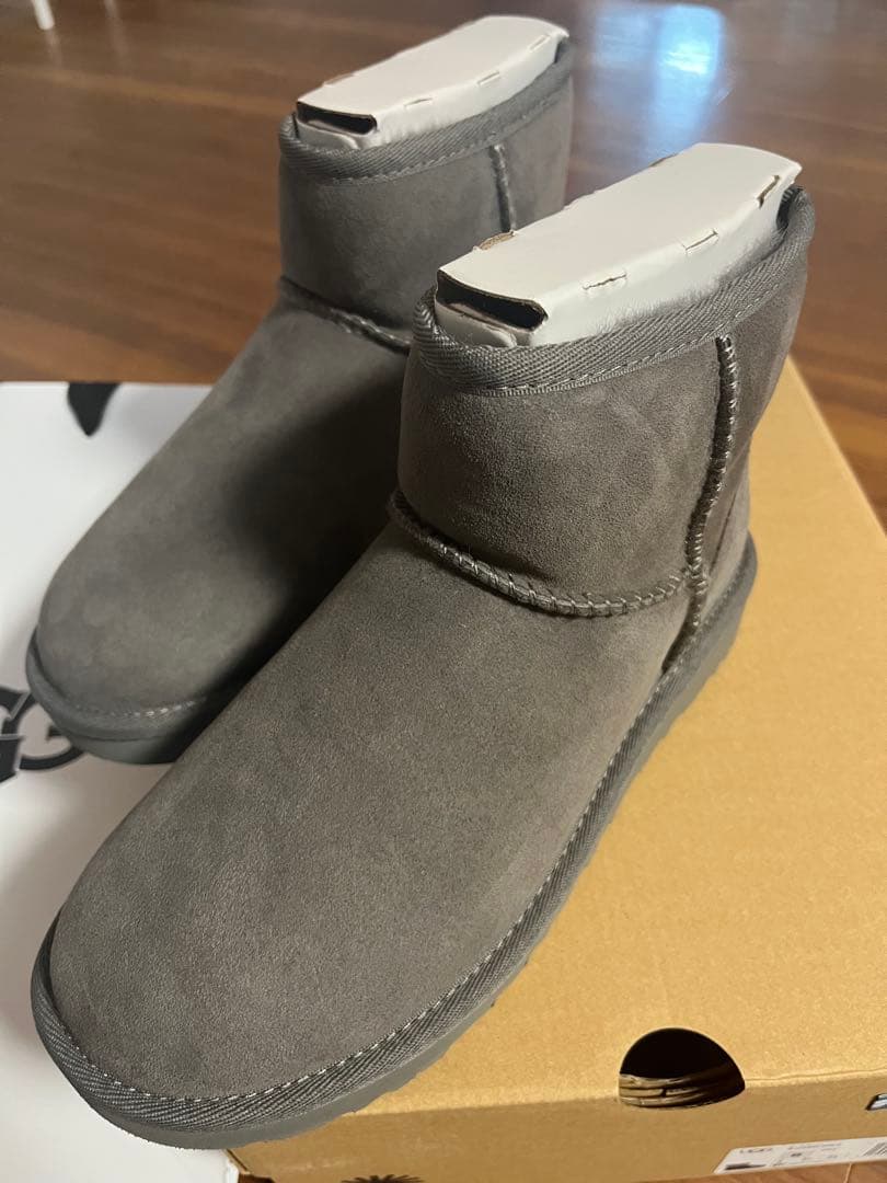 新品正規品☆UGG Wクラシック ミニ Ⅱムートンブーツ 6 23