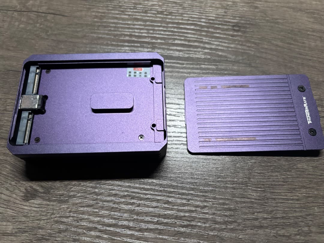 JEYI 4-bay NVME 外付けSSDケース 40Gbps DAS