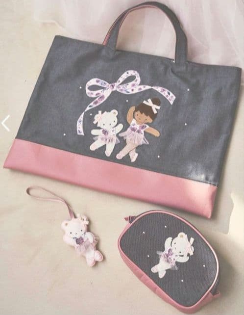 新品　Dahlia Ballet pouch familiar × stina