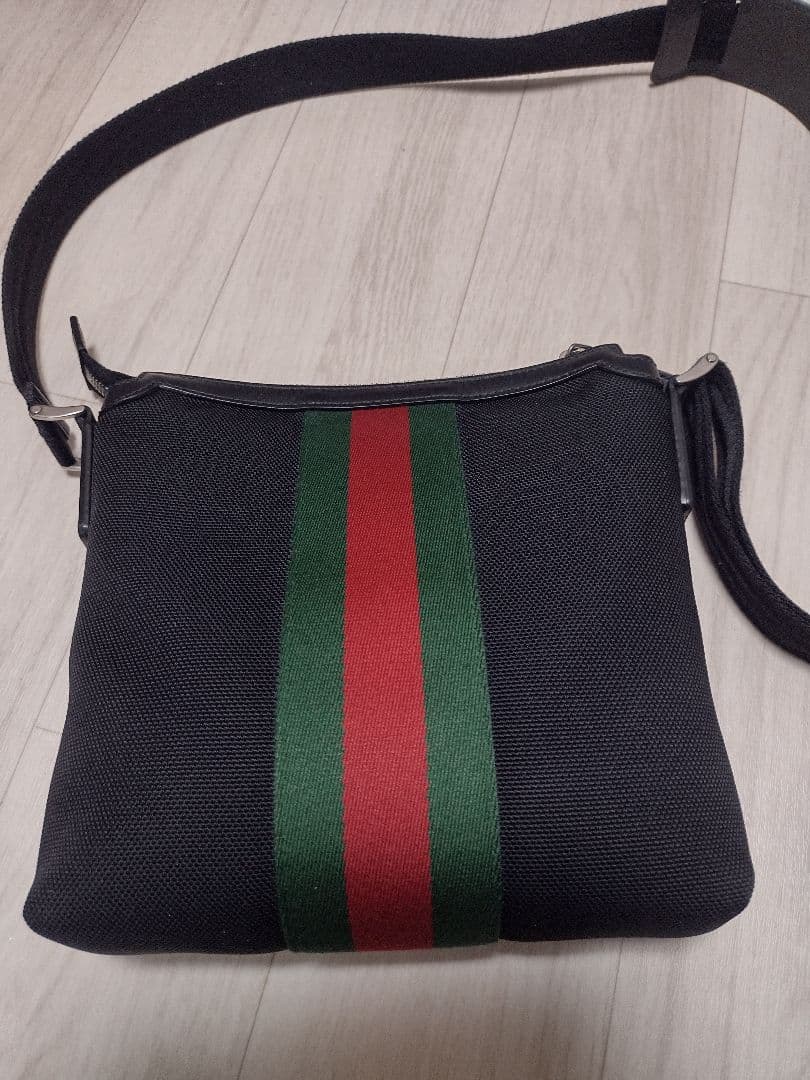 GUCCIショルダーバッグ
