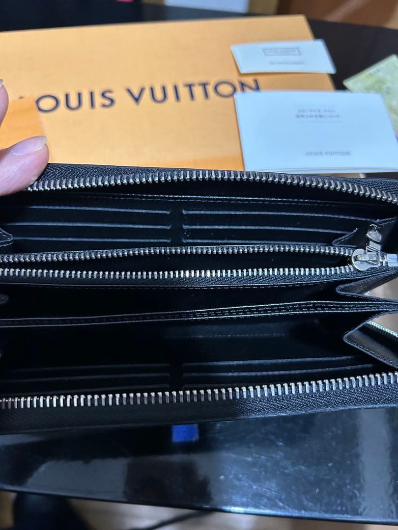 ルイヴィトン ジッピーウォレット エピ 長財布 黒　メンズ　レディース