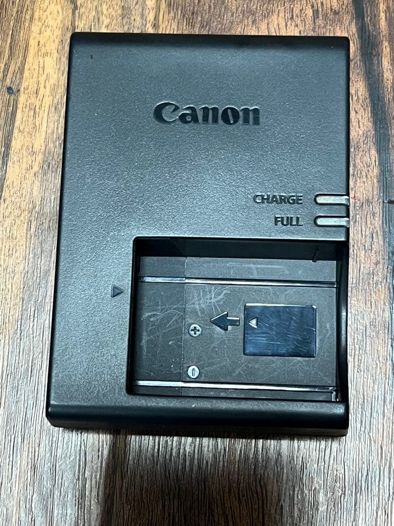 Canon EOS kiss x8i ダブルレンズ デジタル一眼