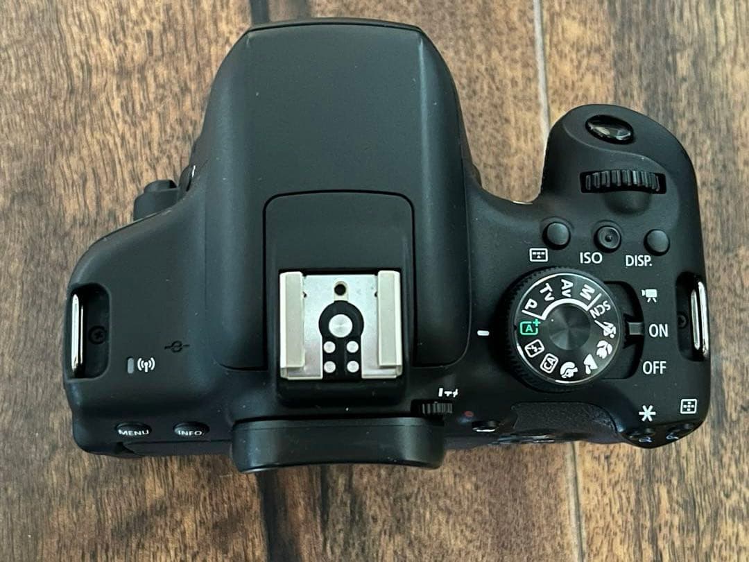 Canon EOS kiss x8i ダブルレンズ デジタル一眼