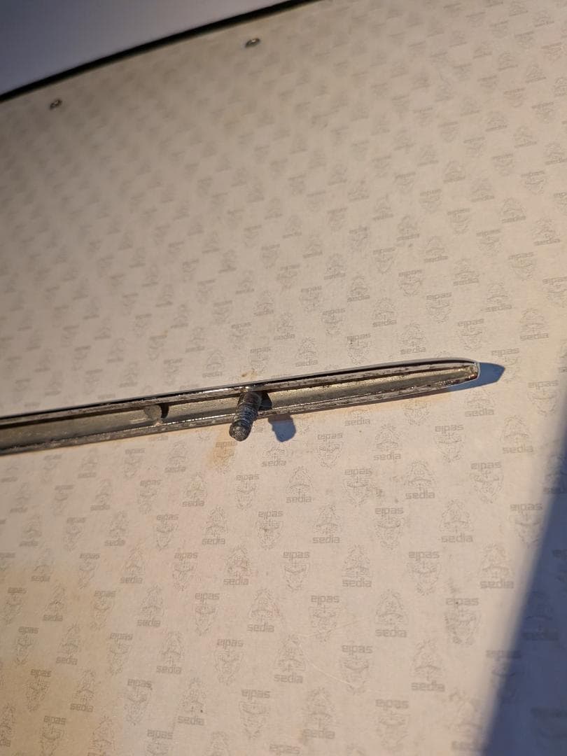 ハコスカボンネット金具