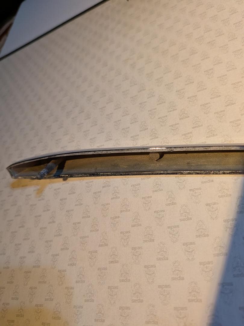 ハコスカボンネット金具