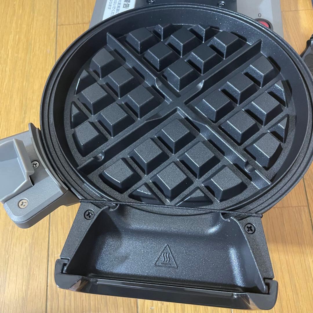 【未使用品】クイジナート 縦型コンパクト ワッフルメーカー WAF-V100J