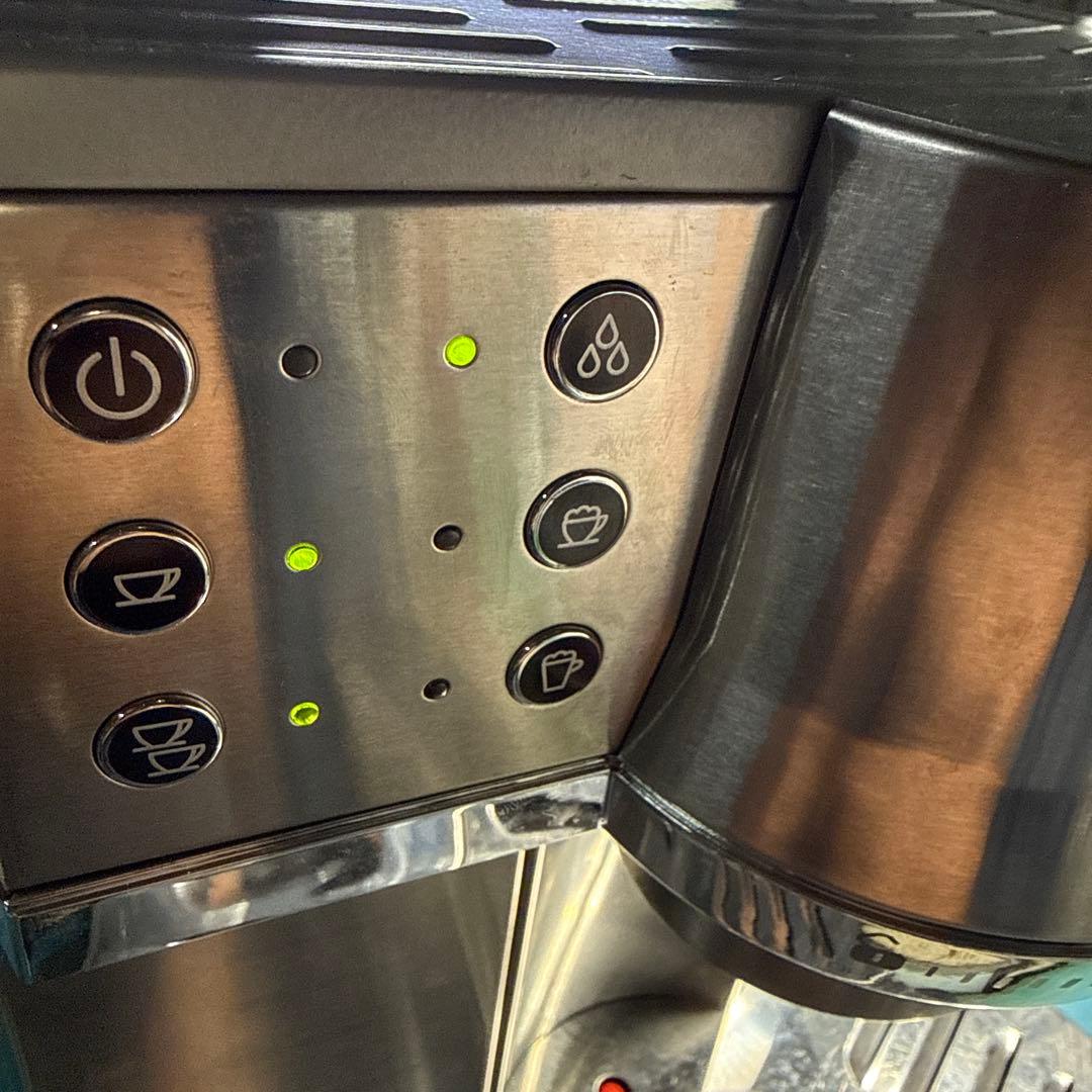 デロンギ エスプレッソ・カプチーノメーカーオートマティックカプチーノEC860M