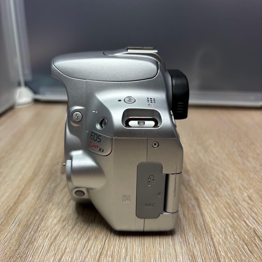 Canon EOS kiss x9 デジタル一眼レフ レンズ&バッテリー セット