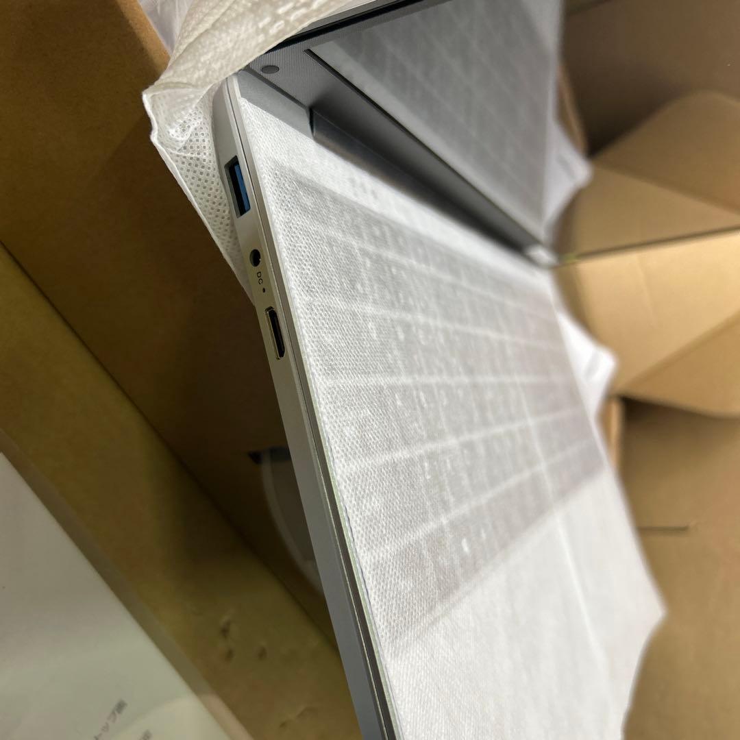 ノートパソコン　15.6インチ 16GB SSD 1TB シルバー